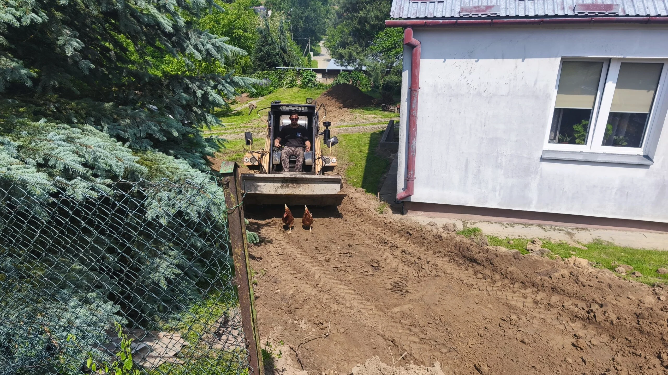 Wynajem koparki z doświadczonym operatorem – Tarnobrzeg, Sandomierz.