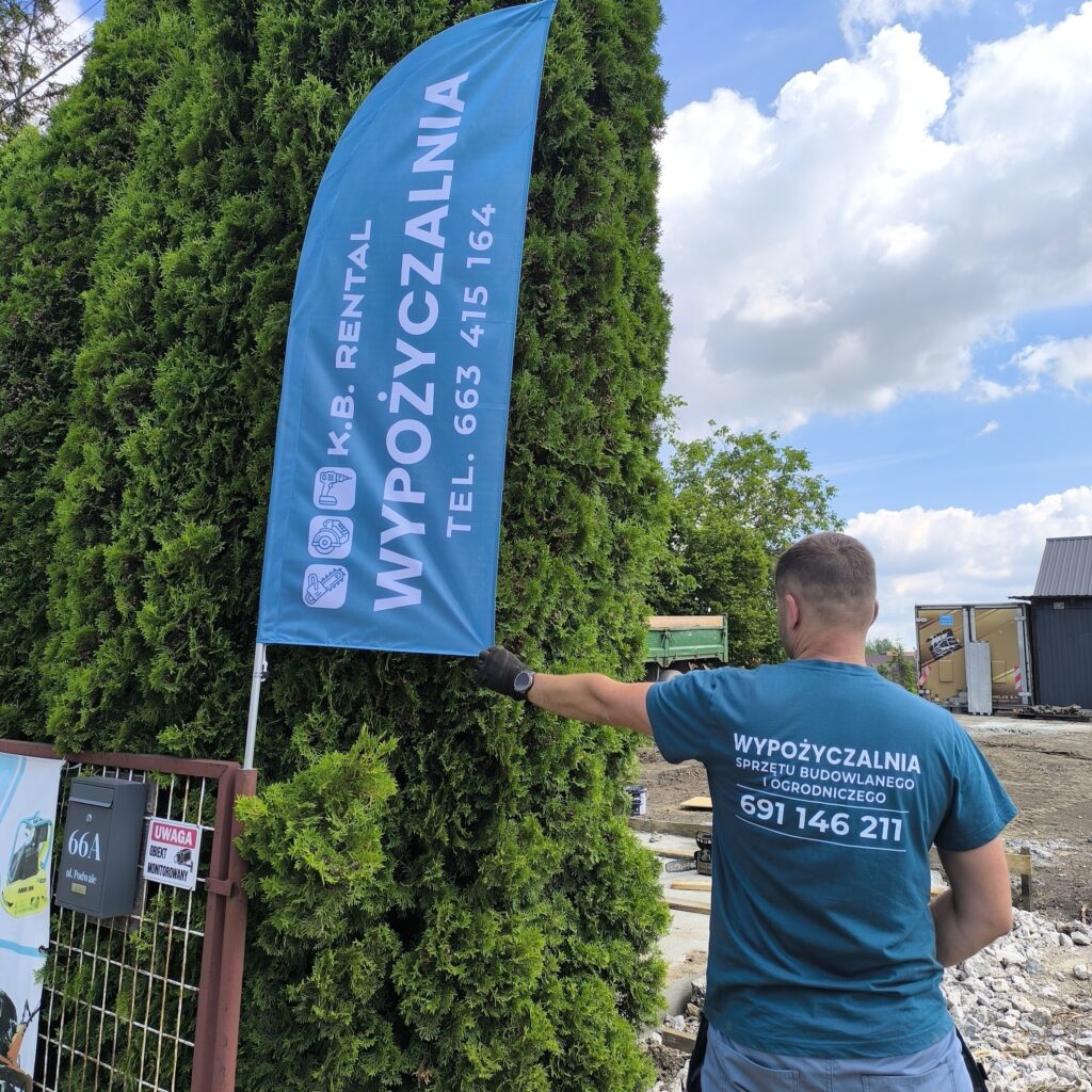 Wypozyczalnia sprzętu budowlanego wjazd na firme w Trześni