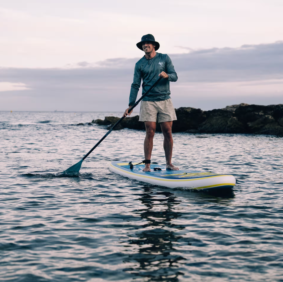 Paddling na jeziorze - zastosowanie deski SUP